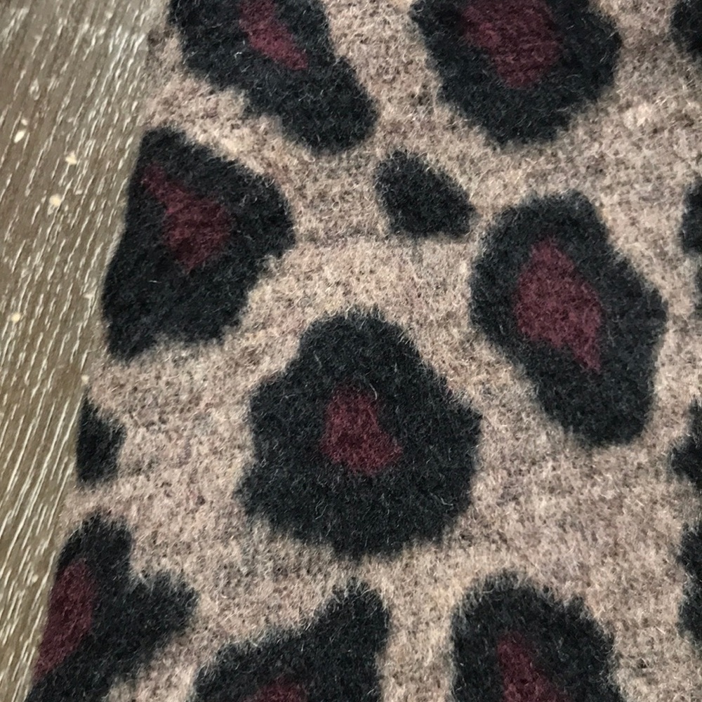 Ann Taylor Fuzzy Wool Blend Mini Skirt Size 4P - Picture 4 of 10